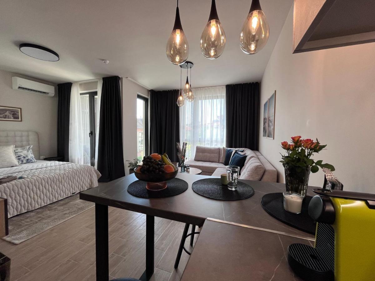 Azur Alegria Studio - Free Parking & Pool Άγιος Κωνσταντίνος και Ελένη Εξωτερικό φωτογραφία